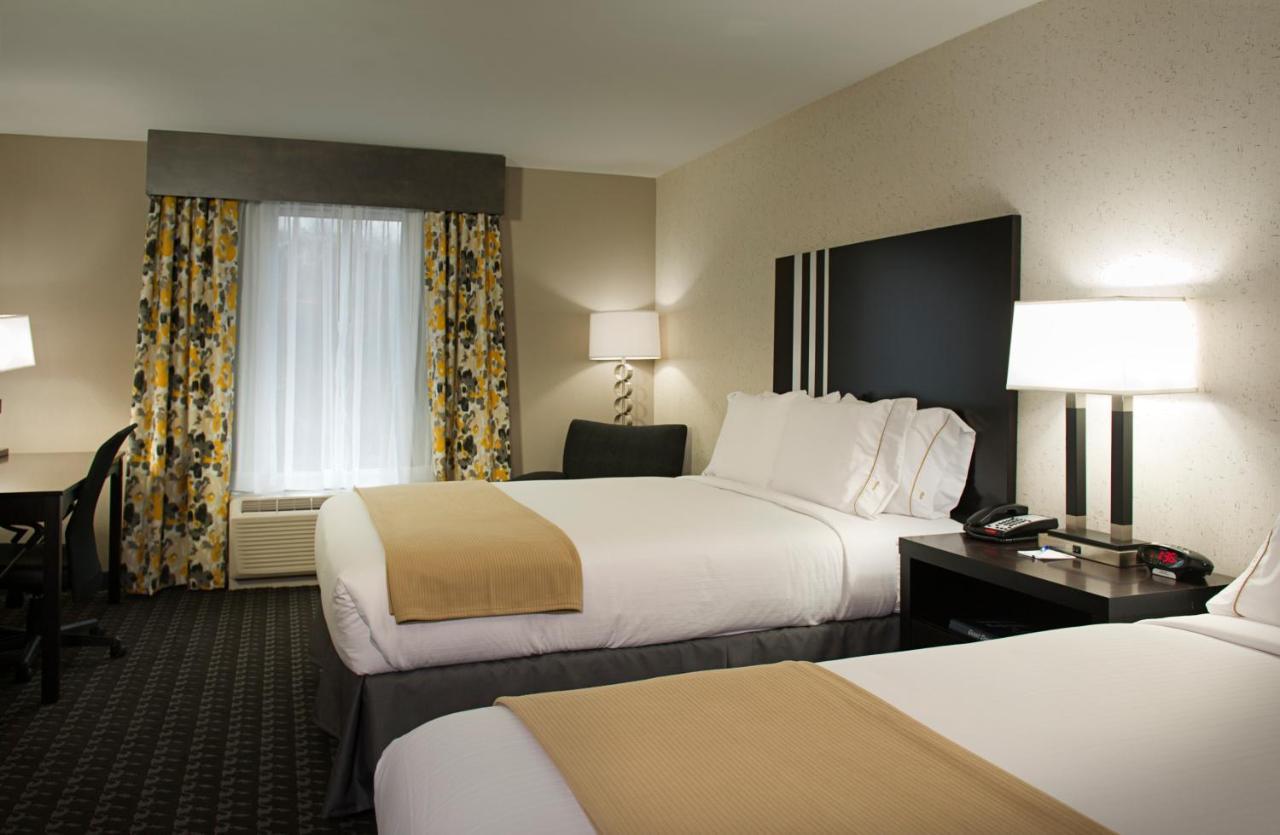 Holiday Inn Express And Suites Madison Central By Ihg Bagian luar foto