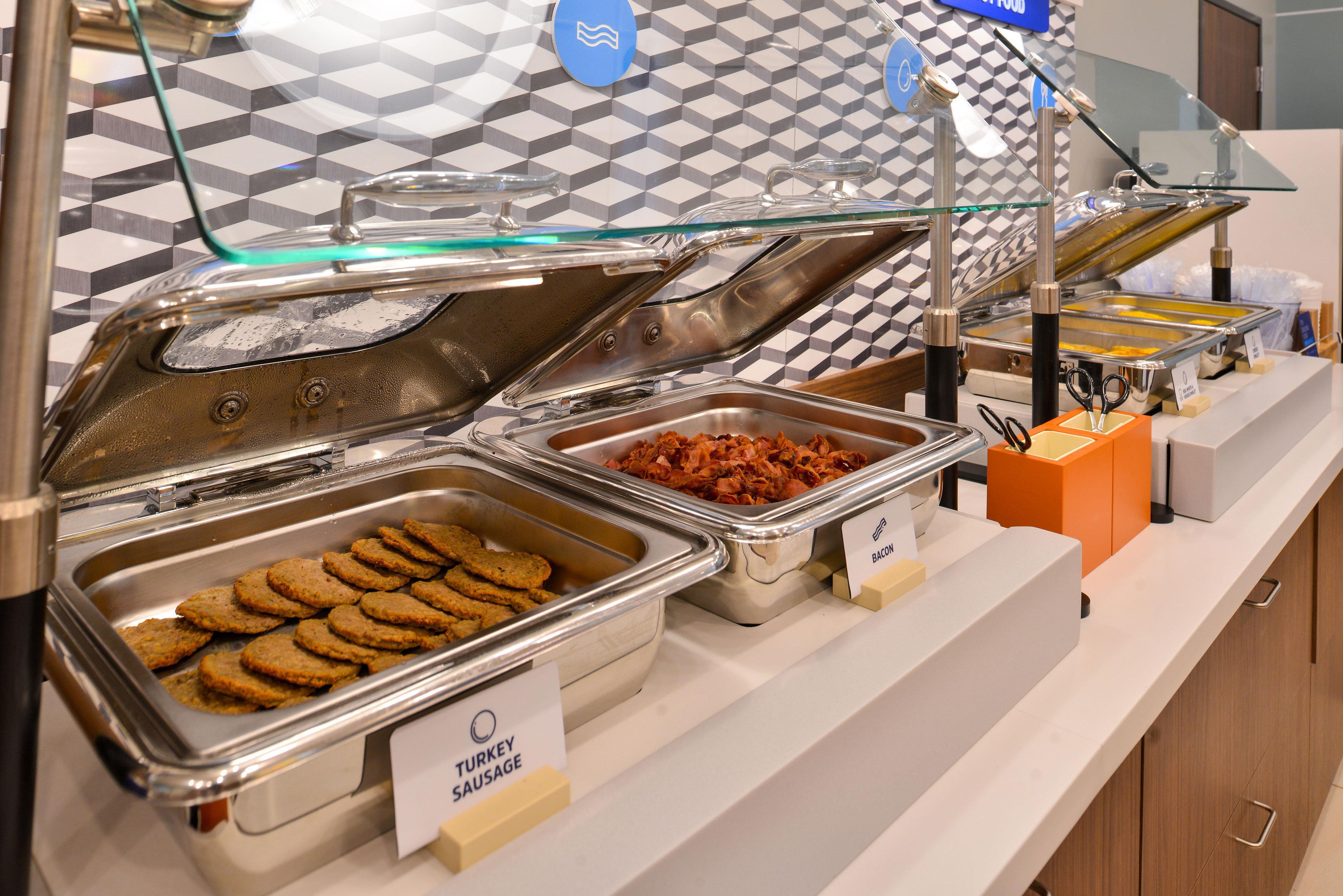 Holiday Inn Express And Suites Madison Central By Ihg Bagian luar foto