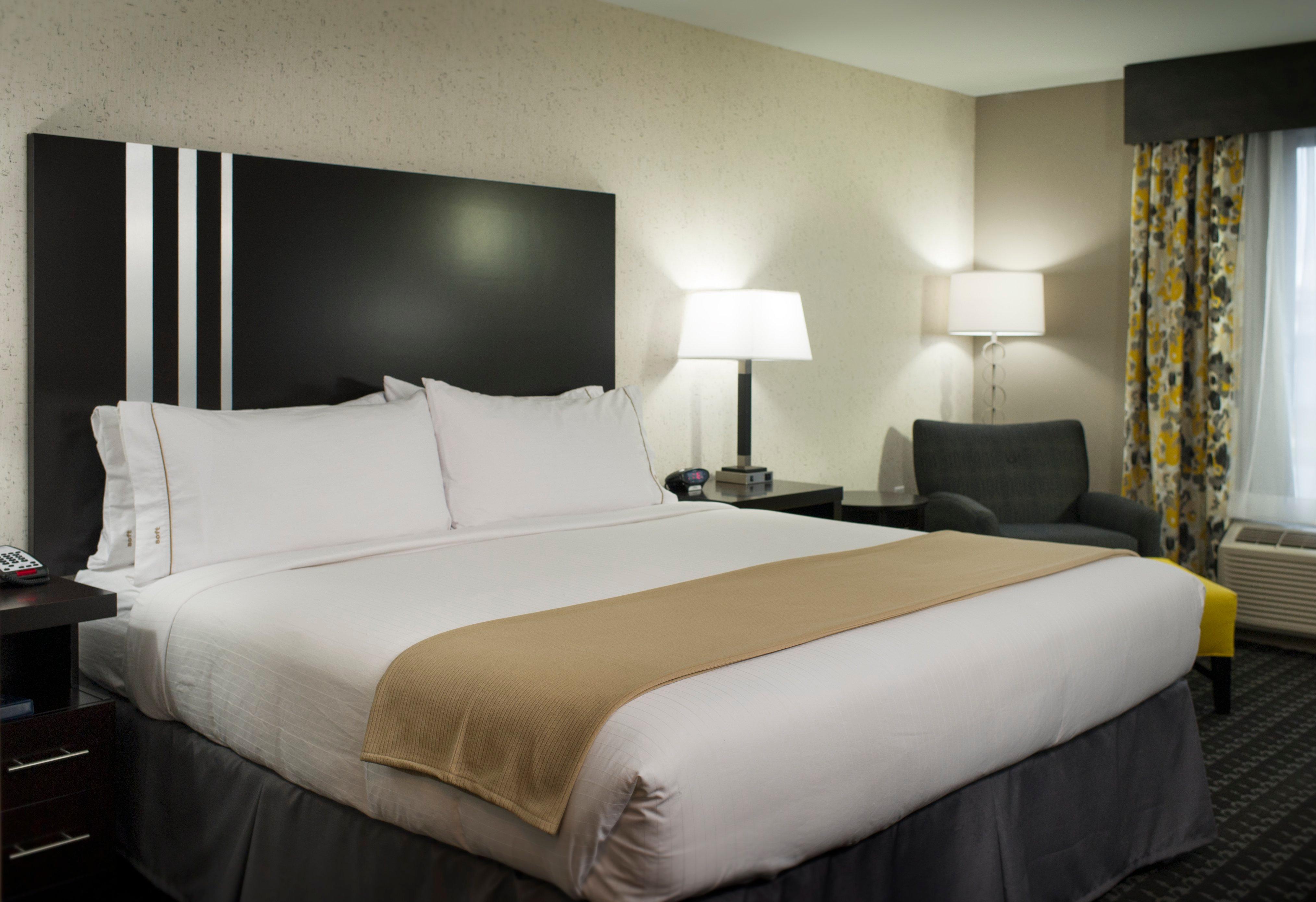 Holiday Inn Express And Suites Madison Central By Ihg Bagian luar foto