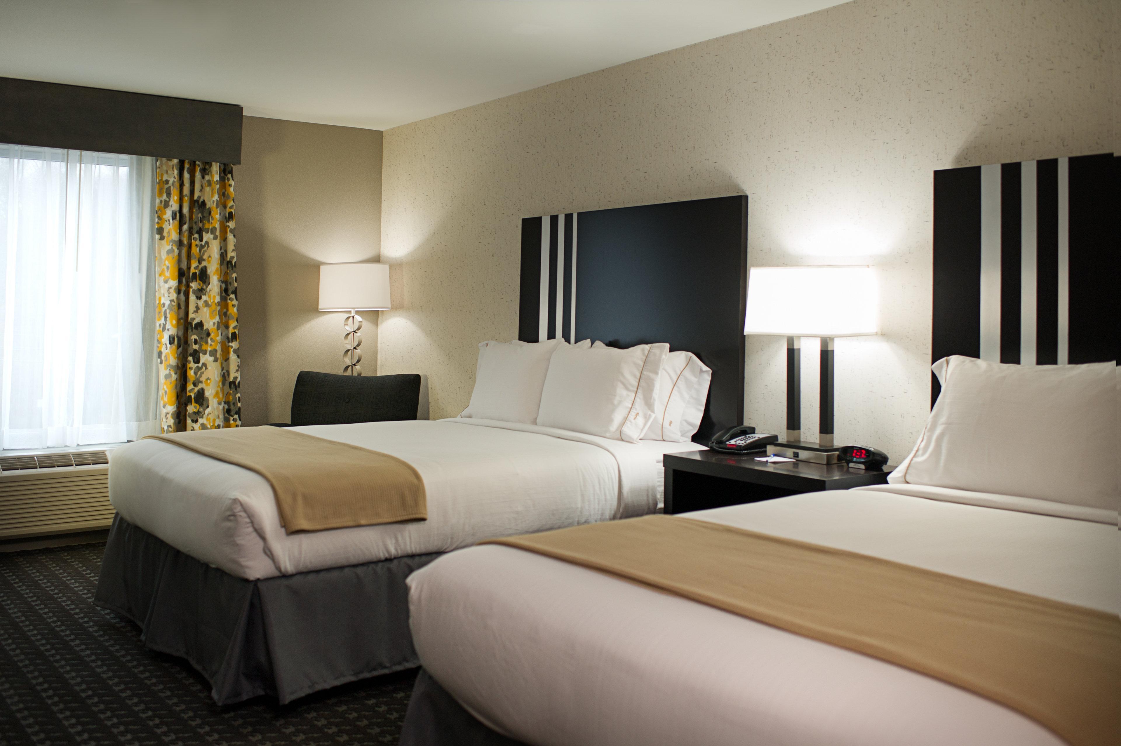 Holiday Inn Express And Suites Madison Central By Ihg Bagian luar foto