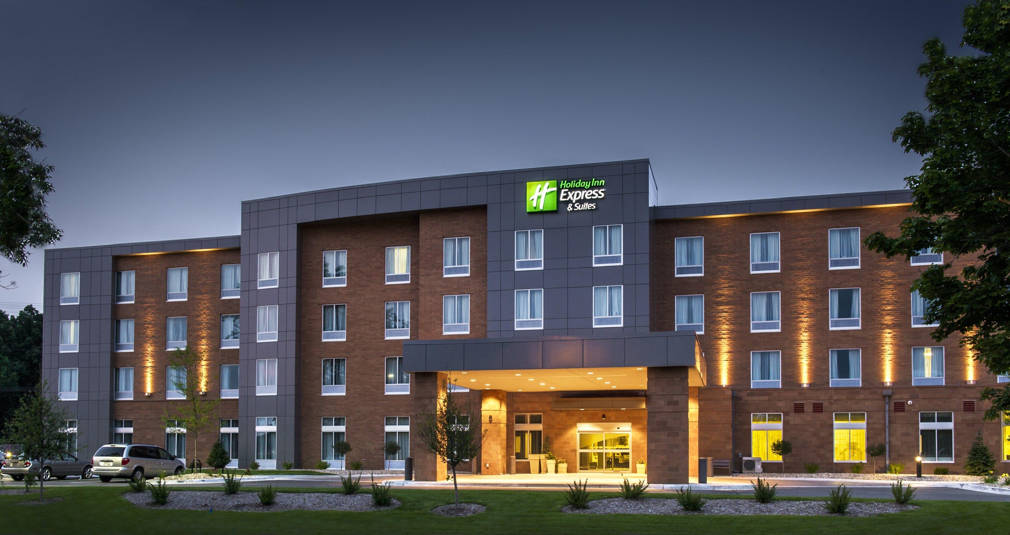 Holiday Inn Express And Suites Madison Central By Ihg Bagian luar foto