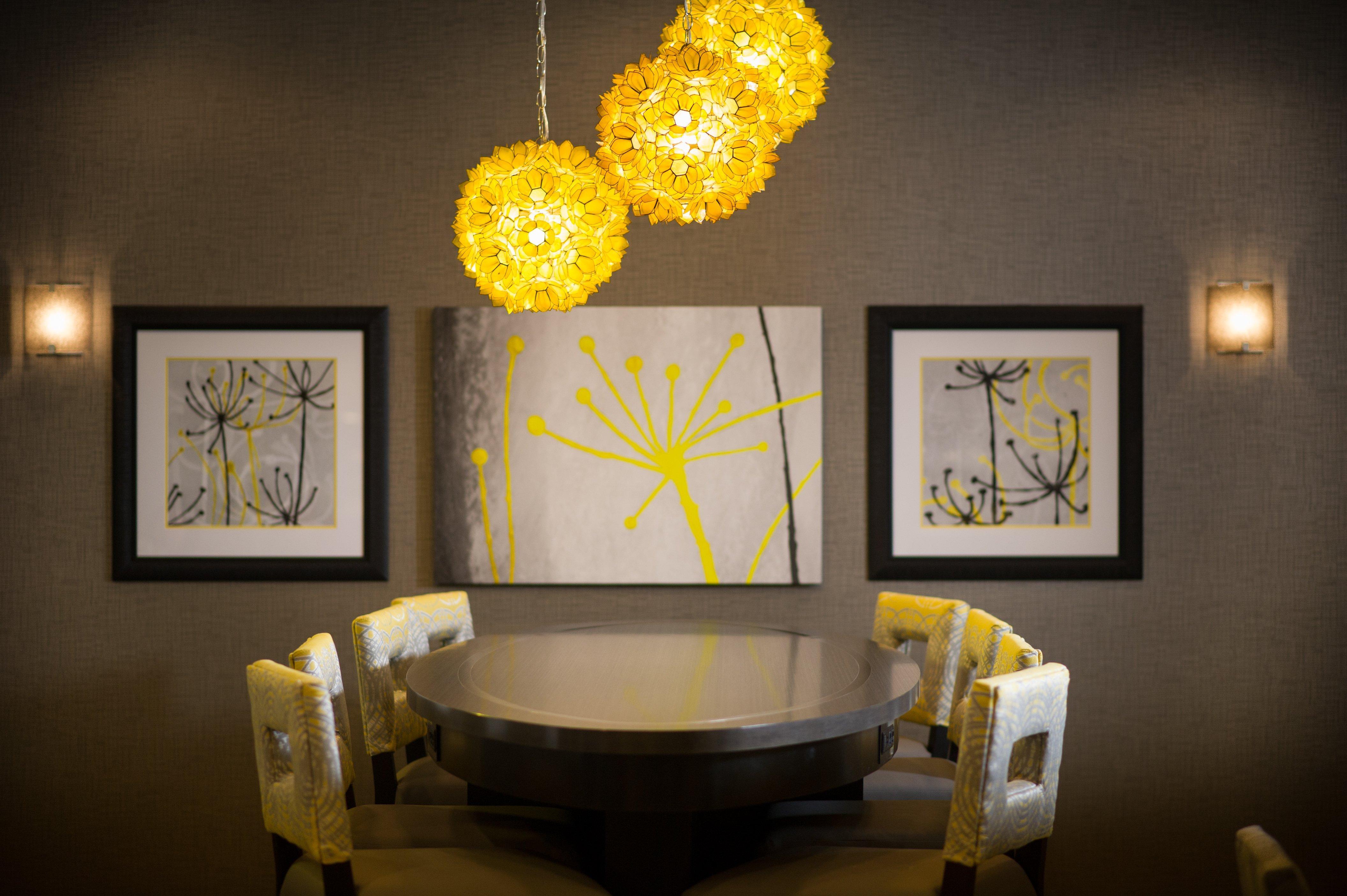 Holiday Inn Express And Suites Madison Central By Ihg Bagian luar foto
