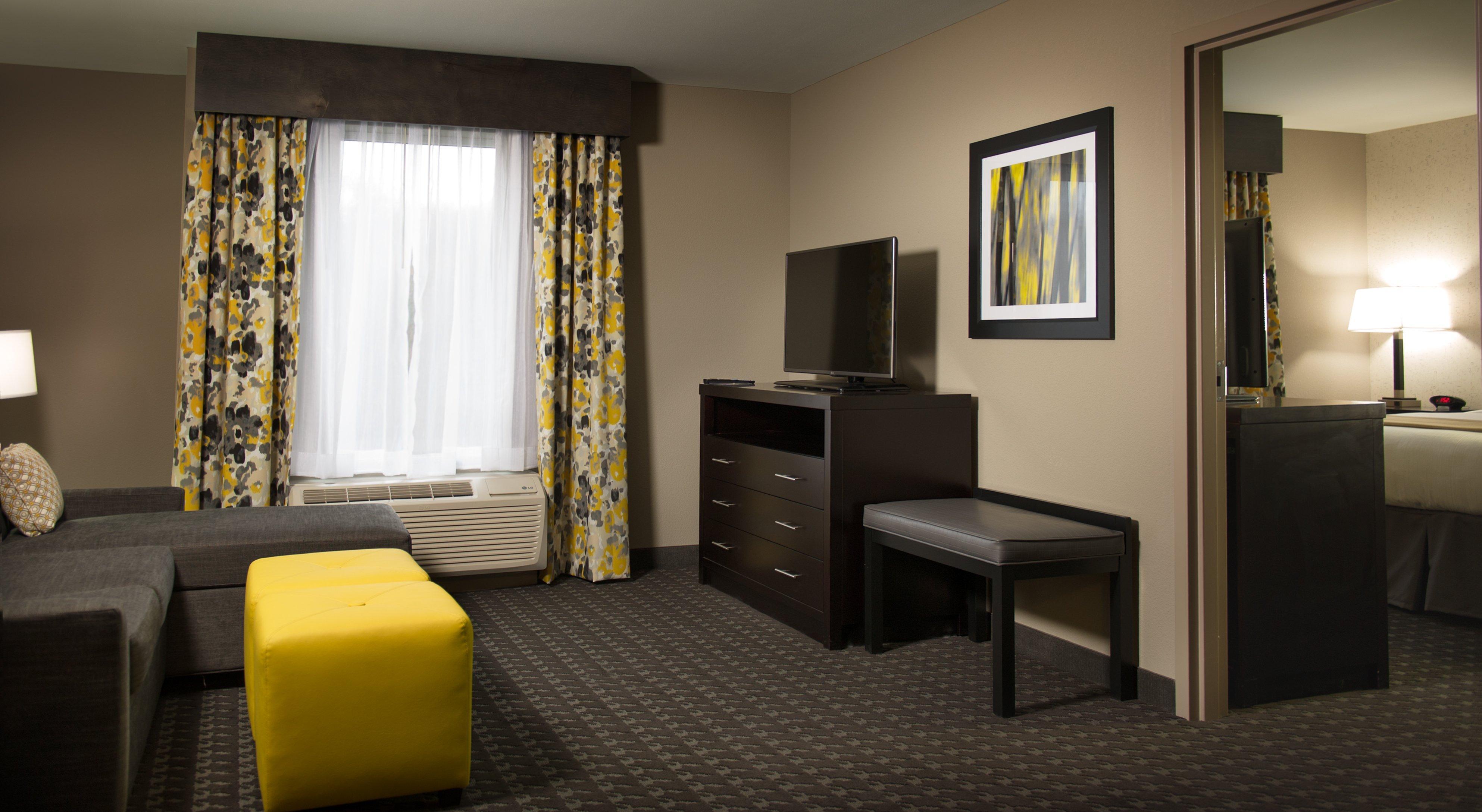 Holiday Inn Express And Suites Madison Central By Ihg Bagian luar foto