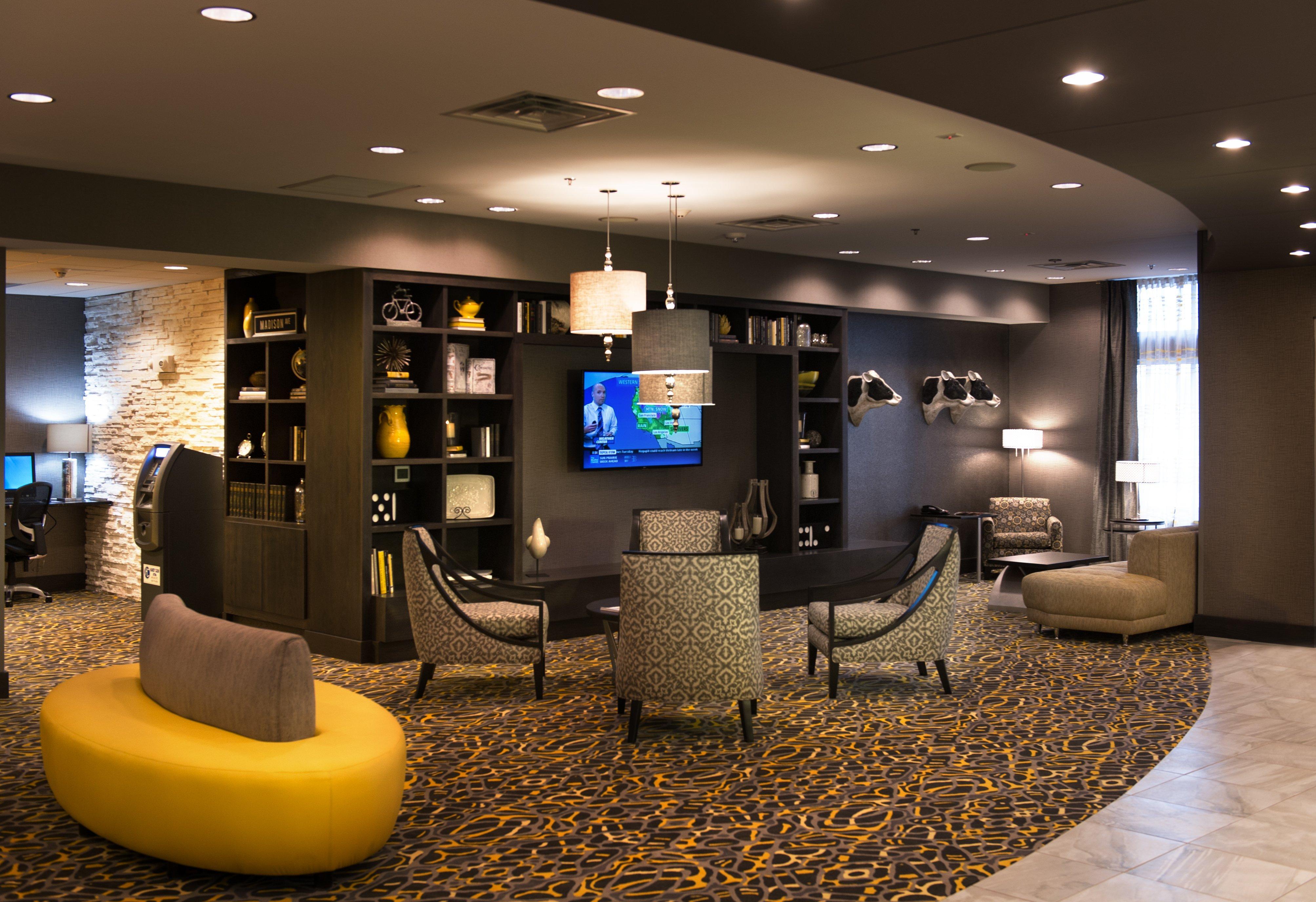 Holiday Inn Express And Suites Madison Central By Ihg Bagian luar foto