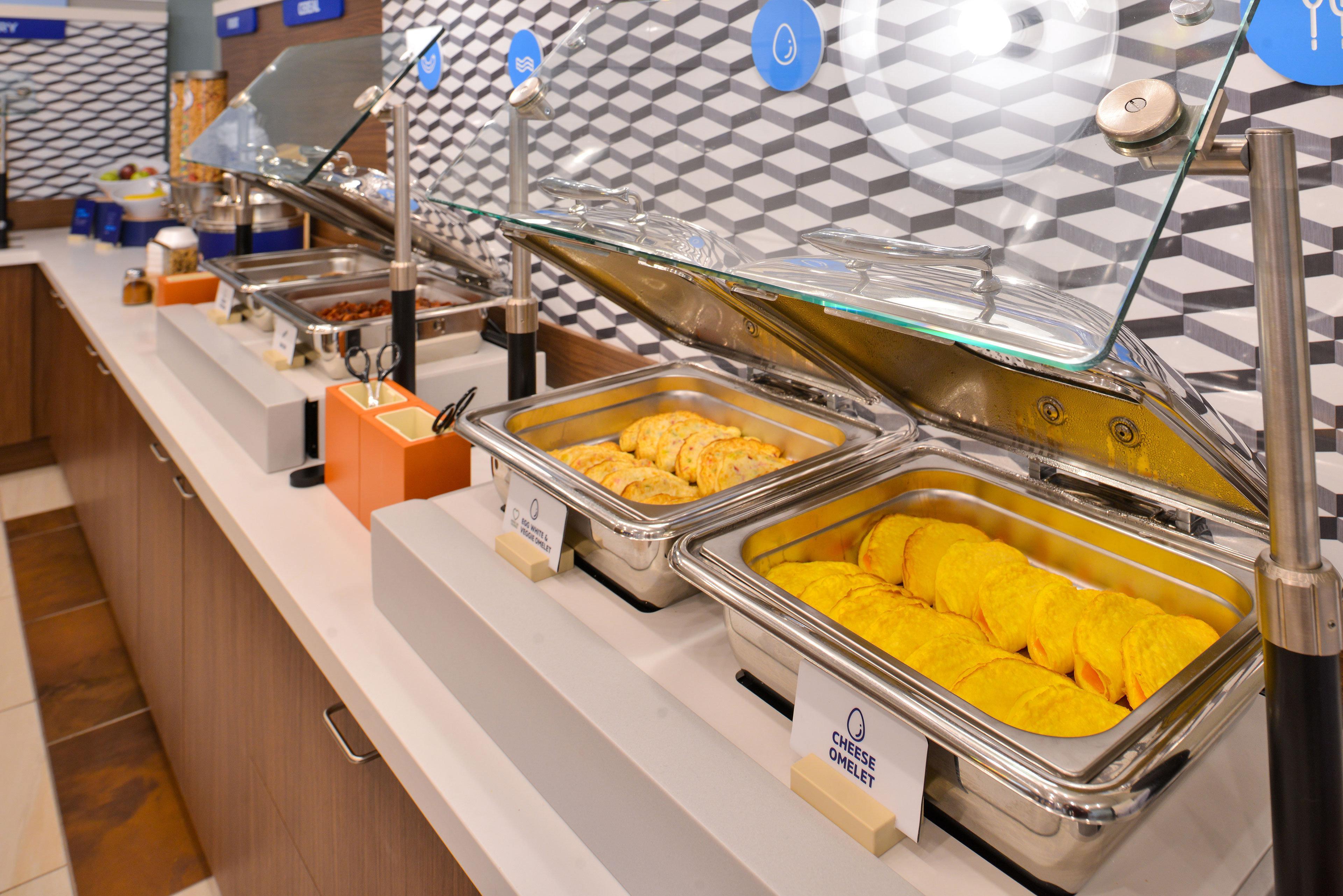 Holiday Inn Express And Suites Madison Central By Ihg Bagian luar foto