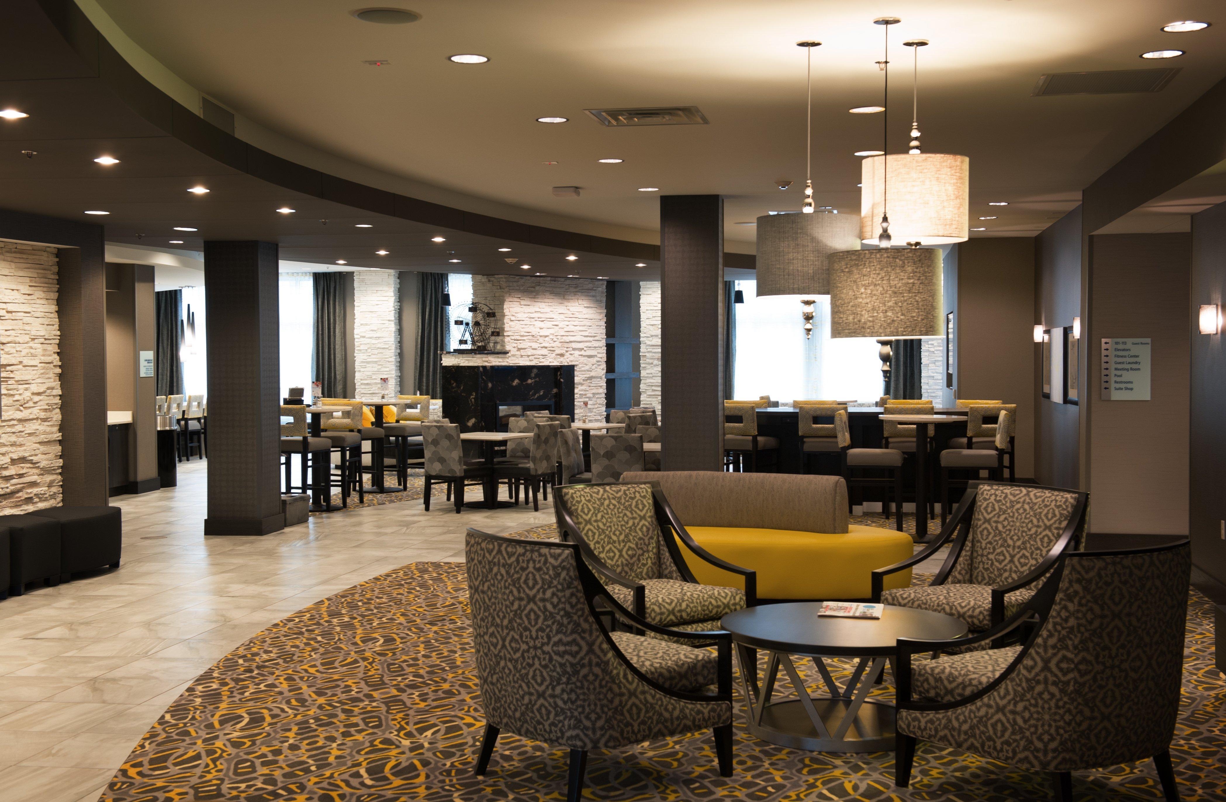 Holiday Inn Express And Suites Madison Central By Ihg Bagian luar foto