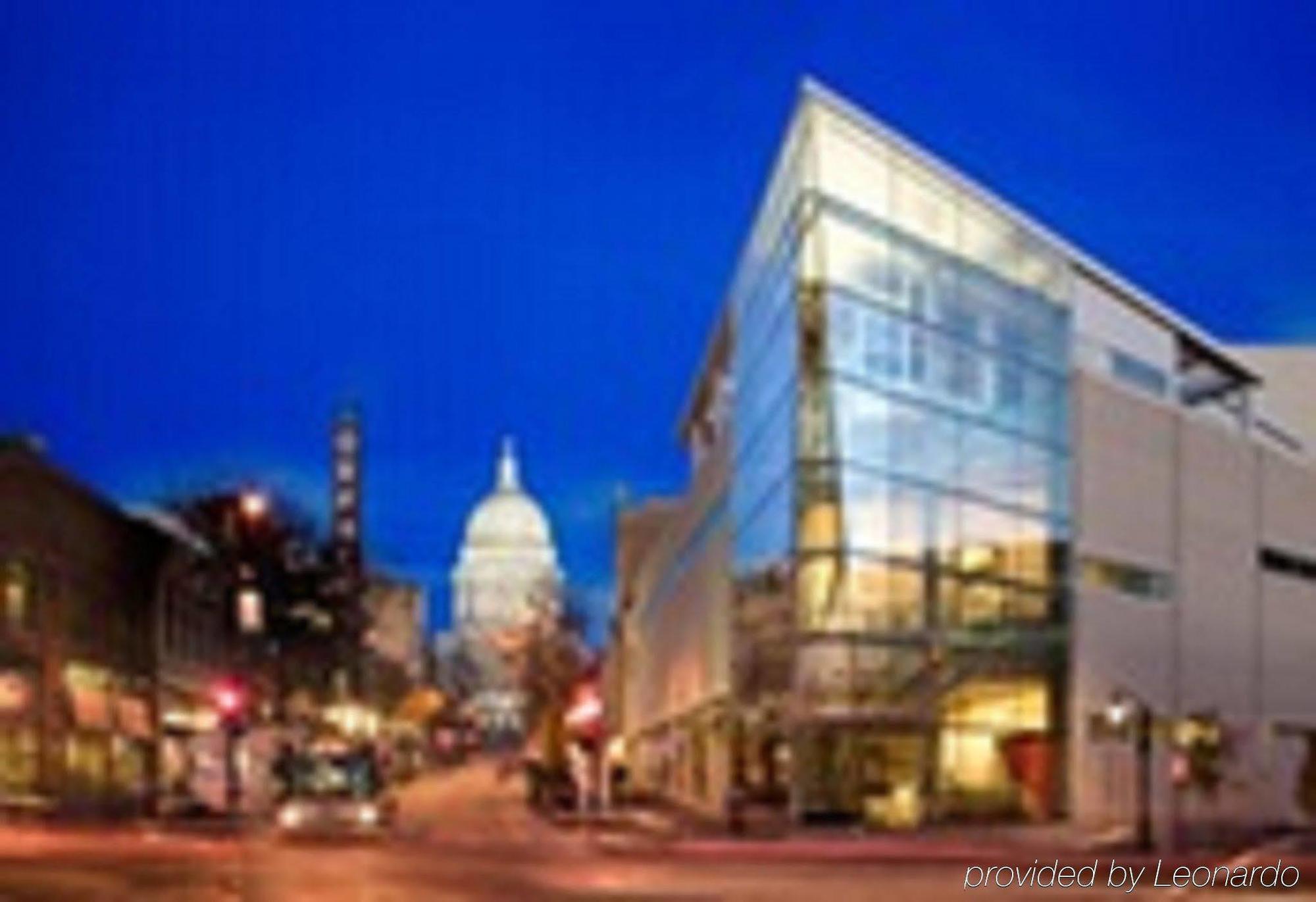 Holiday Inn Express And Suites Madison Central By Ihg Bagian luar foto